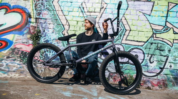 Hector Spencer-Wood Sureshot Bike Check