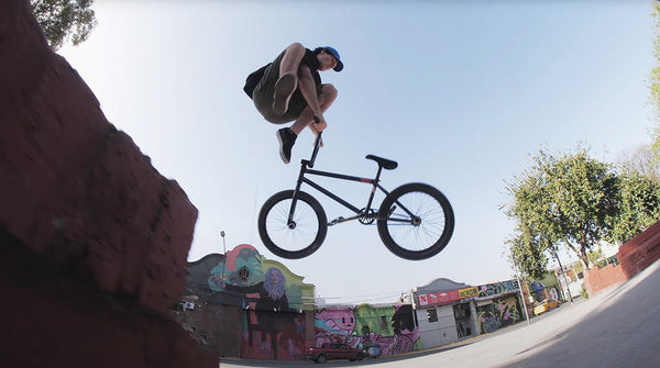 MUCHACHO DE BARRIO - A BMX FILM