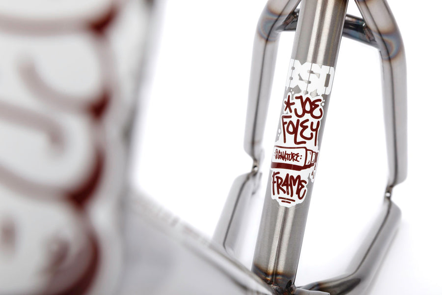 STEEZE FRAME